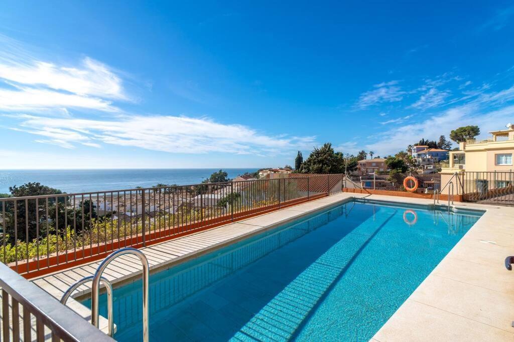 Adosado Con Vistas Al Mar Desde La Piscina Con Bbq Βίλα Μπέλεθ-Μάλαγα Εξωτερικό φωτογραφία